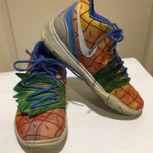 Nike Kyrie 5 SpongeBob SquarePants Pineapple House Basketball Sneakers size 2Y